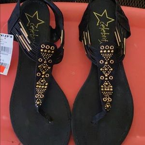 Cute sandals, dress them up or down